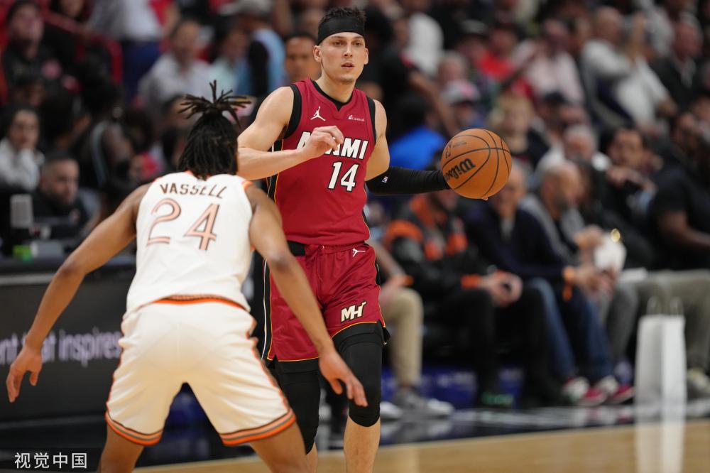 土球员在某 土球员在某