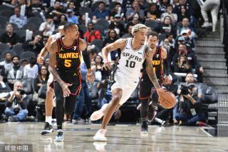 库里砍52分率队升至西部第五，一战创多项纪录，湖勇大战要来了.