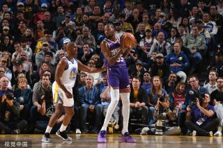 动的人数突 动的人数突